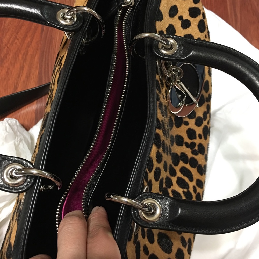 Christan Dior - Picture 3 of 4